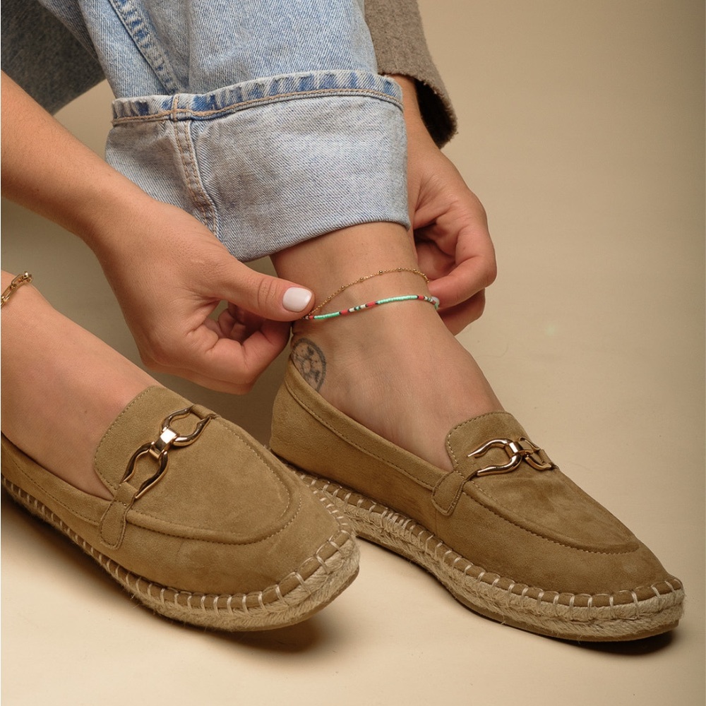 Zara Women's Tan Suede Loafers Espadrille Flats Gold Chain Detail Size 38